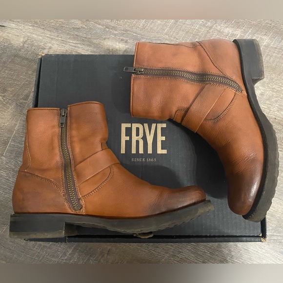 Frye Veronica (short) Boots - Picture 4 of 8